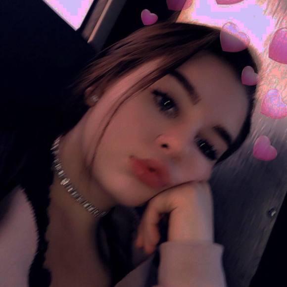 Meet your Posher, Brooke - Picture 1 of 1